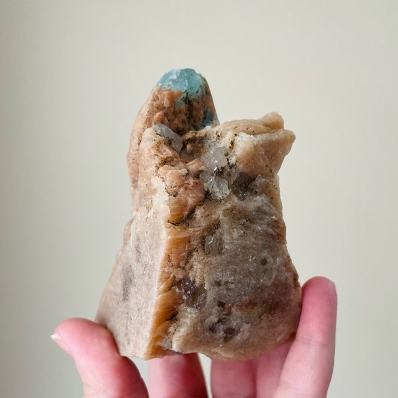 Emerald - Picture 6 of 11